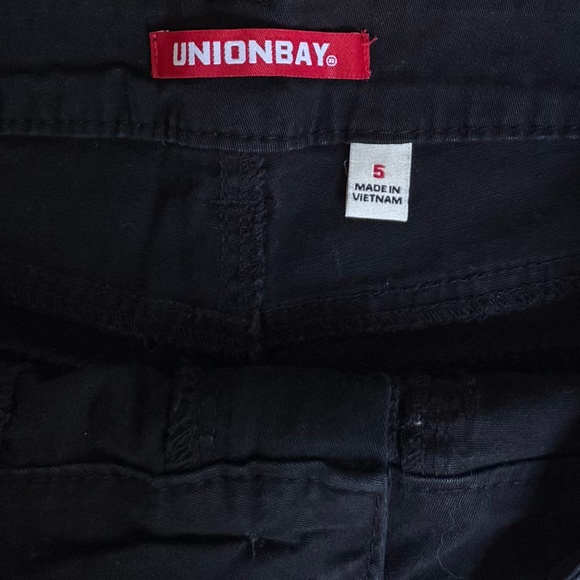 Black shorts - Picture 3 of 3